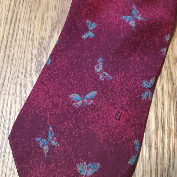 Vtg Fendi FF Wine Red Burgundy Butterfly Pattern Men's 100% Silk Tie Roma Italy - Picture 2 of 4
